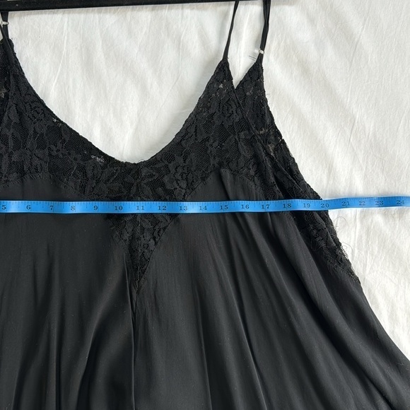 Paper Hearts Black Women's Lace Detail V Neck Dress - Size 8 - Picture 9 of 9